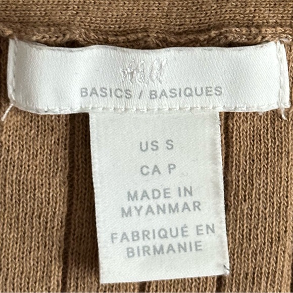 H&M Basics Top Small - Picture 2 of 4